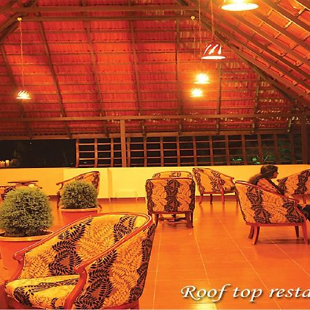 Grand Thekkady Hotel Kumily Buitenkant foto