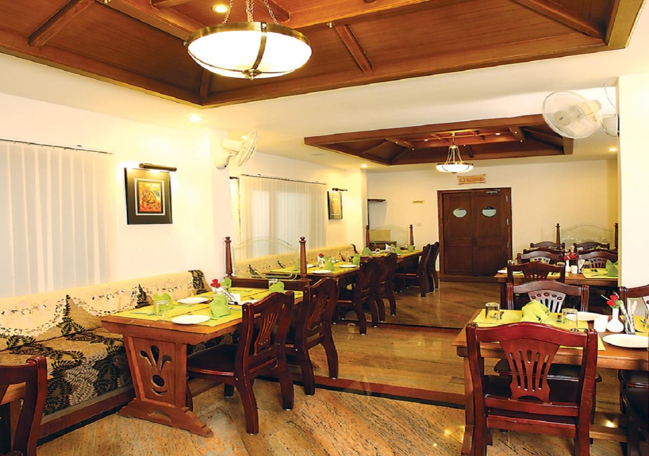 Grand Thekkady Hotel Kumily Buitenkant foto