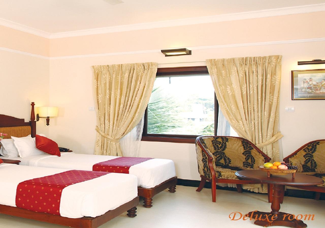 Grand Thekkady Hotel Kumily Buitenkant foto